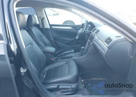 2015 Volkswagen Passat 1.8T Limited Edition from USA, damaged, VIN 1VWAS7A31FC101729